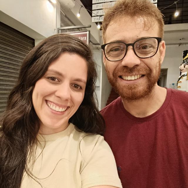 Mai e Estevan, fundadores de O Casal que faz Móveis
